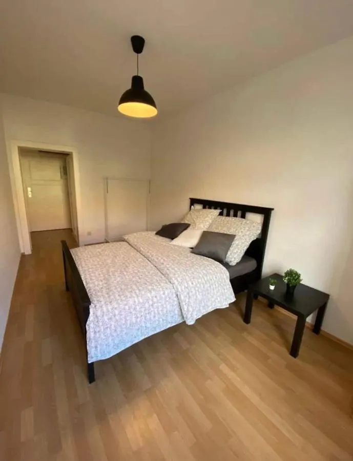 Homestay Schones Zimmer Naher Bahnhof Neustadt Dresden Zentral Wlan Germany