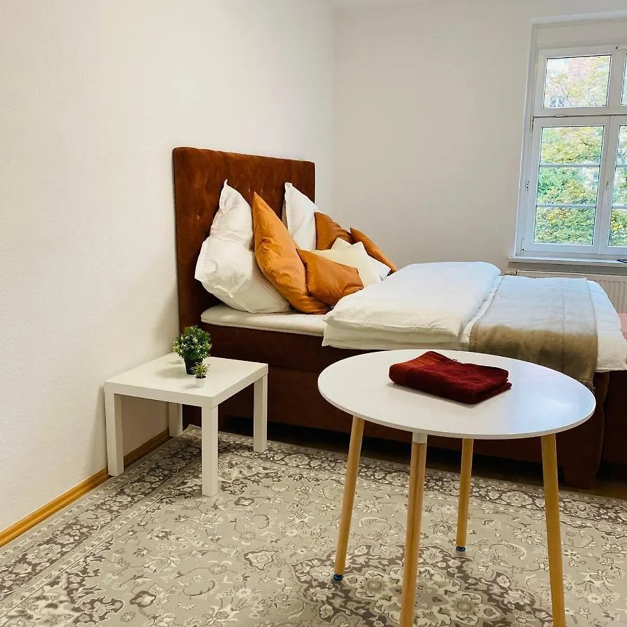 Schones Zimmer Naher Bahnhof Neustadt Dresden Zentral Wlan
